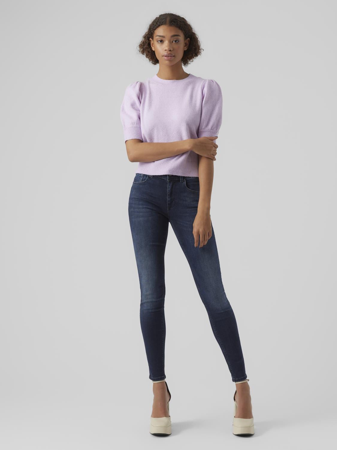 model_shot-front_full